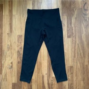 black leggings with pockets